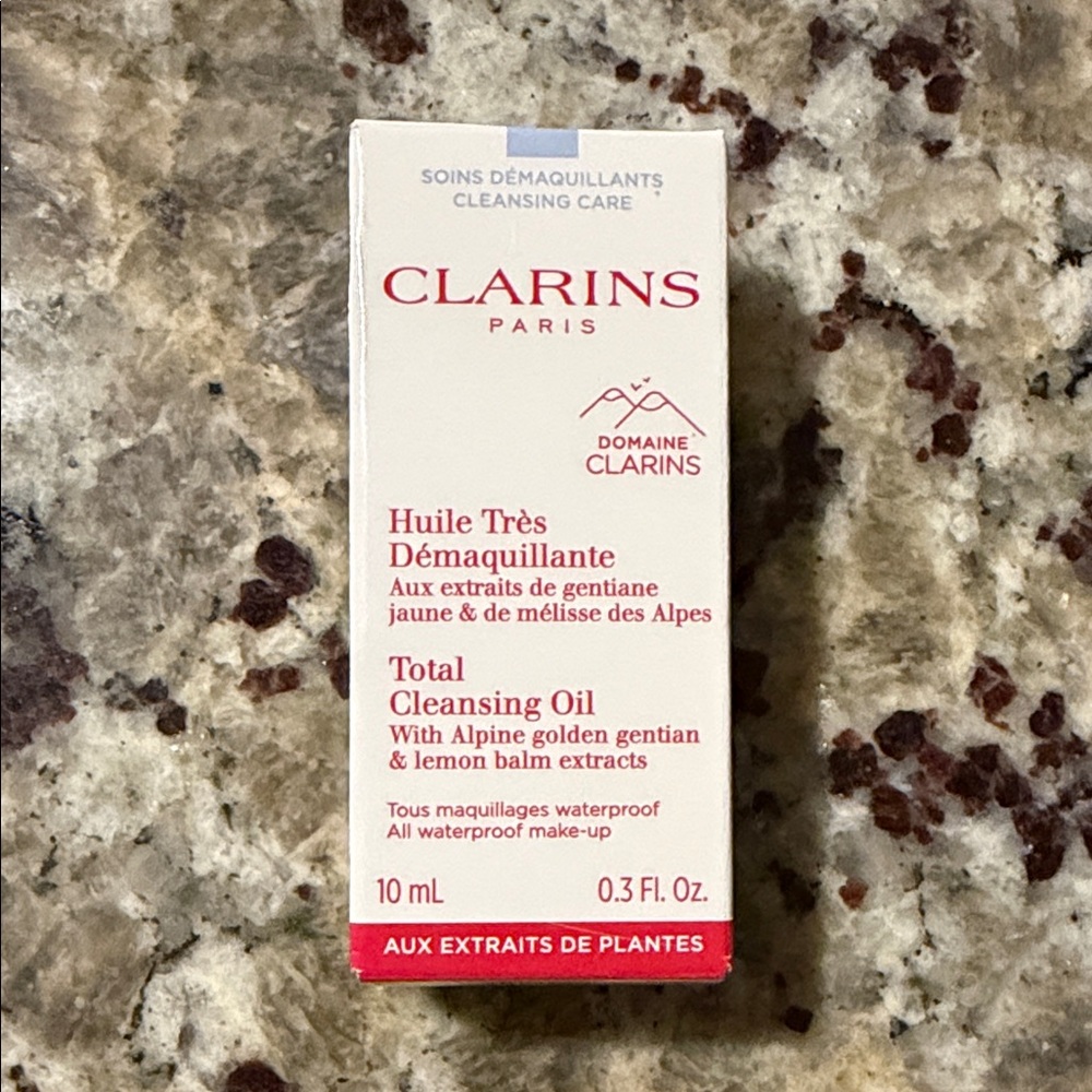Clarins Travel Size Bundle + Makeup Bag – Full Set